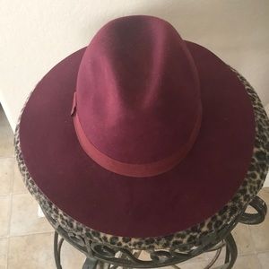 Burgundy women’s hat